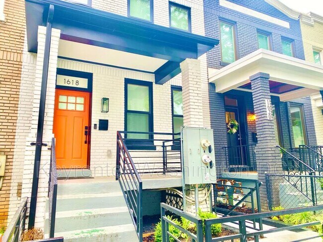 Building Photo - 1618 Gales St NE