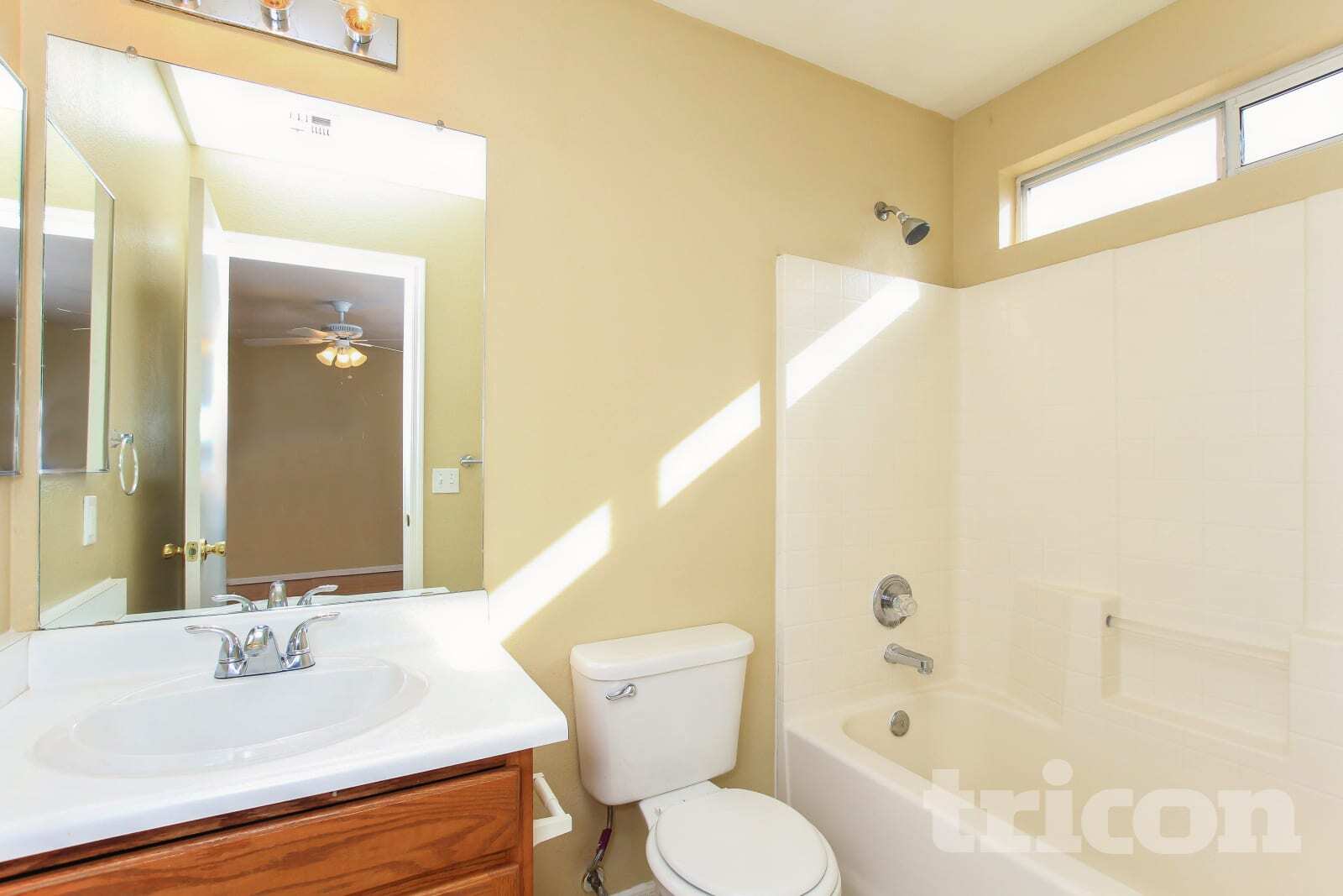 Building Photo - 4127 W Solar Dr