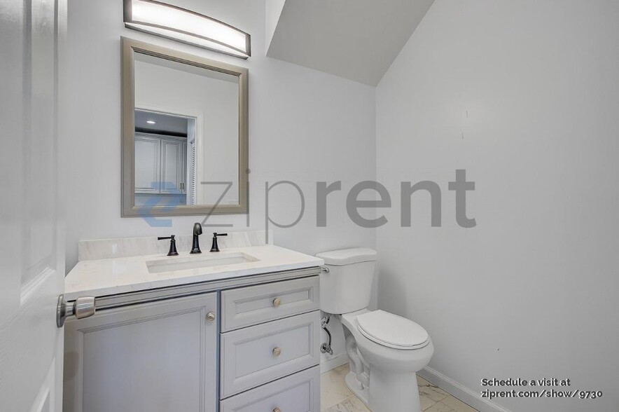 Building Photo - 969 S Lorena St