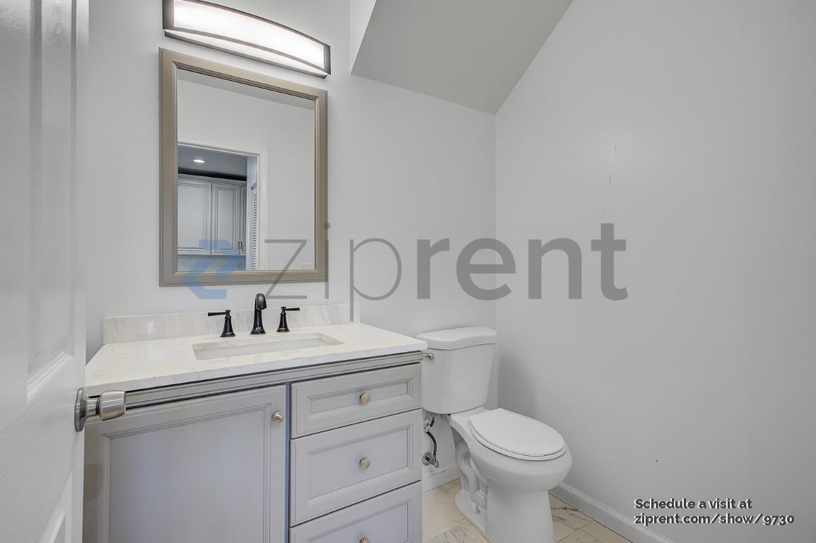Building Photo - Unit 1/2