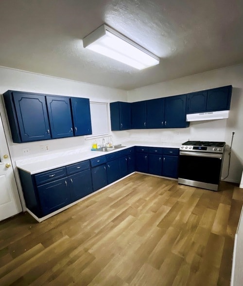 Building Photo - 405 E Bowie St