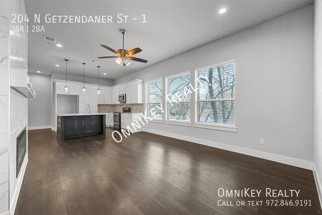 Building Photo - 204 N Getzendaner St
