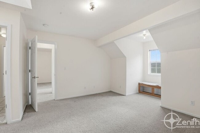 Building Photo - 419 NE 7th Ave