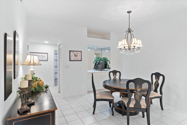 Building Photo - 5083 Lake Catalina Dr