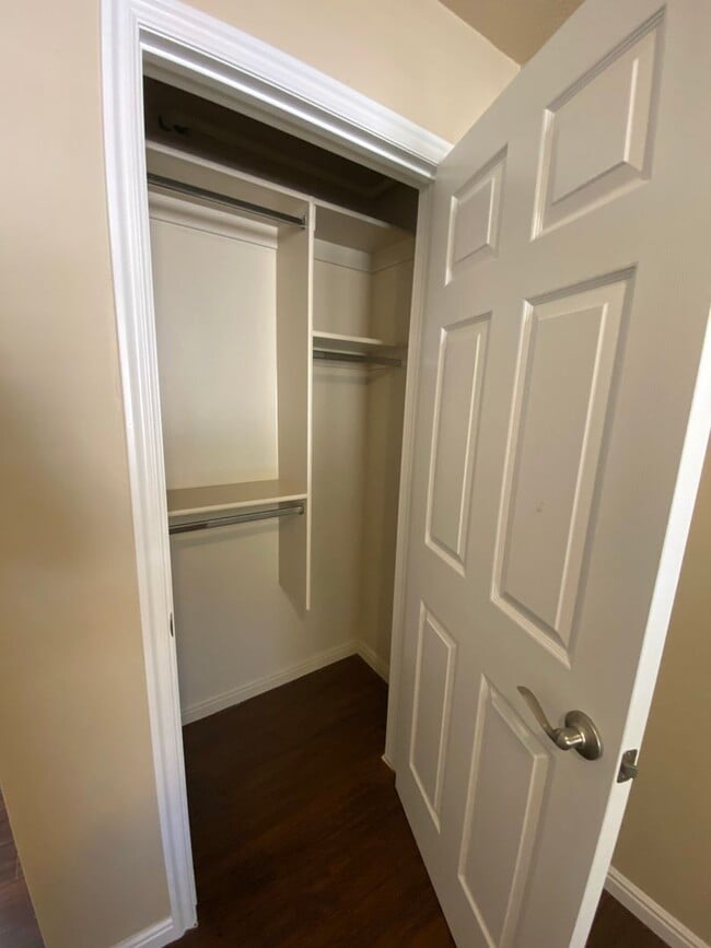 Building Photo - M400 UTILITES INCLUDED Canyon Street Apartment