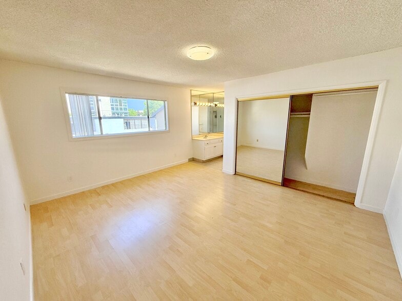 Building Photo - 1534 11th St