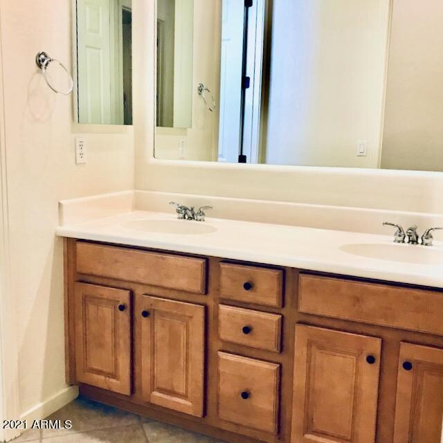 Building Photo - 14313 W Alvarado Dr