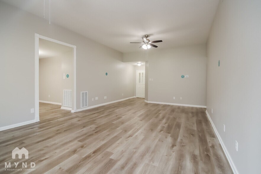 Building Photo - 19806 Azalea Valley Dr