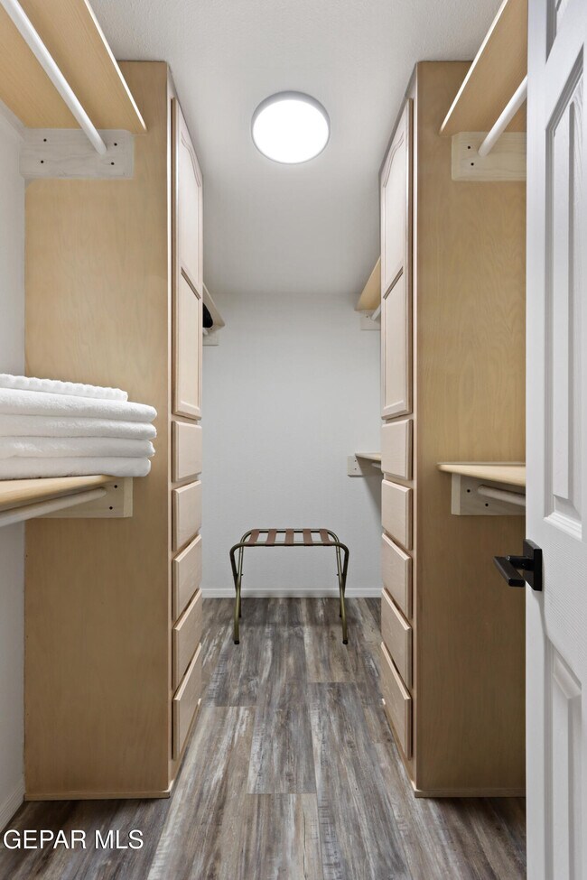 Building Photo - 12120 Desert Quail Ave