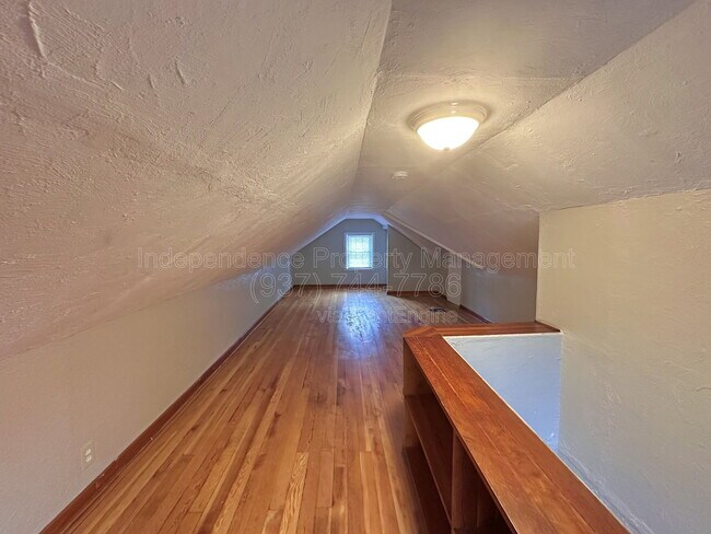 Building Photo - 2801 Kenmore Ave