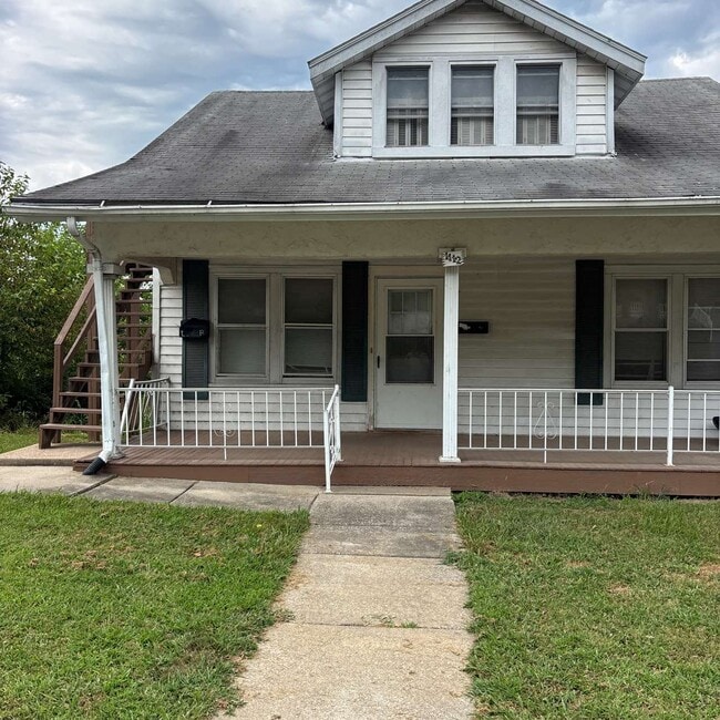 Building Photo - 1112 E Miller St