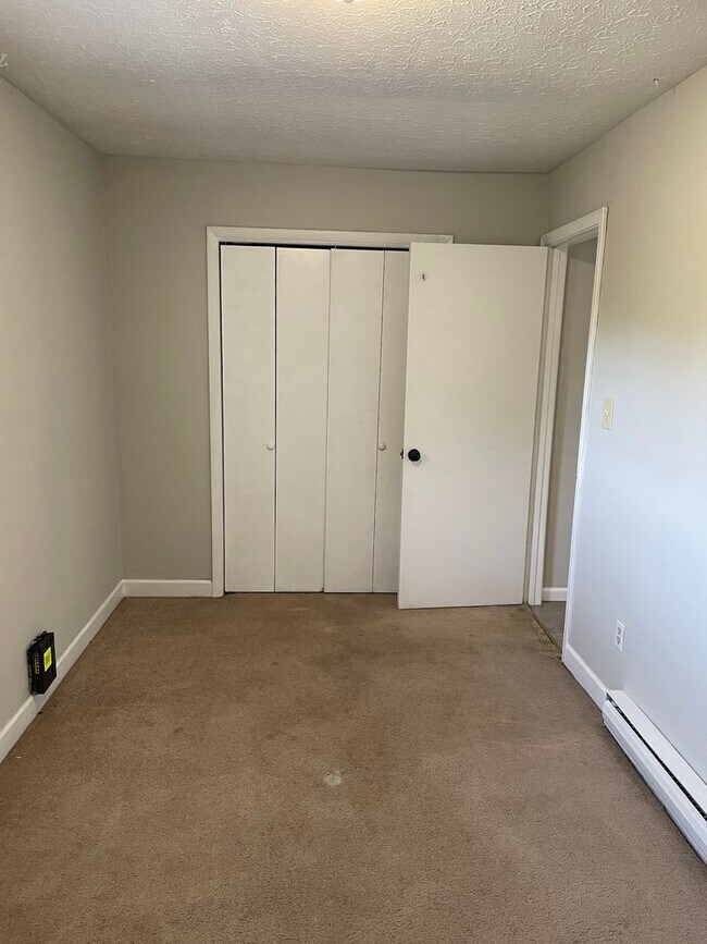 Building Photo - 587 Whitlock Rd