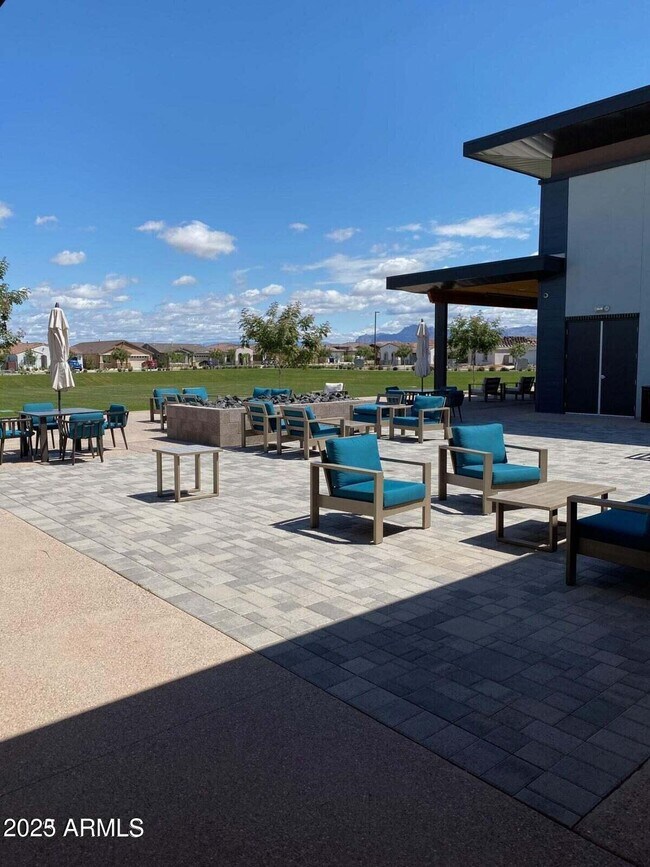 Building Photo - 9846 E Talon Ave