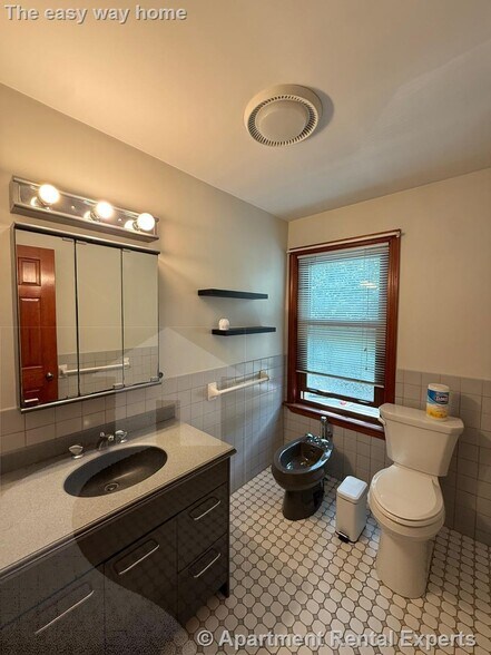 Building Photo - 25 Putnam St