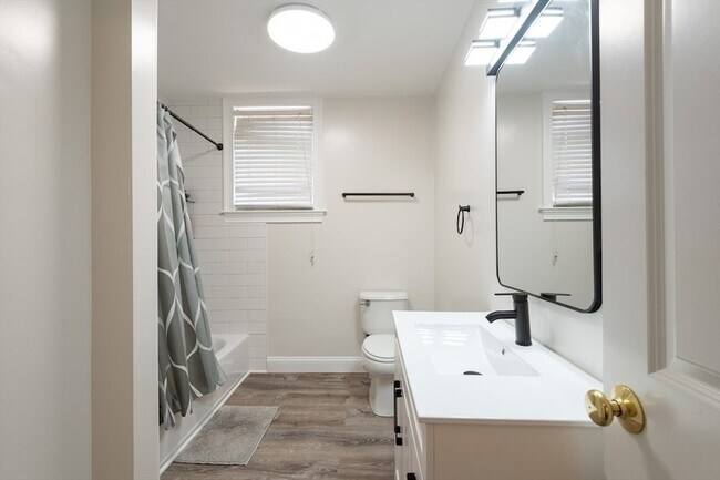 Building Photo - 34-36 H Street Unit 1L