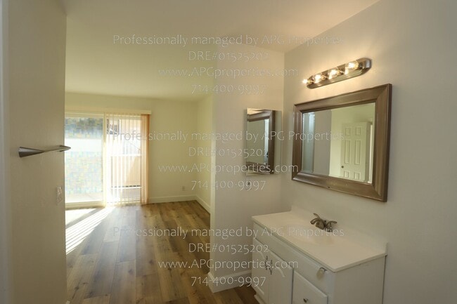 Building Photo - 7704 Elmdale Way