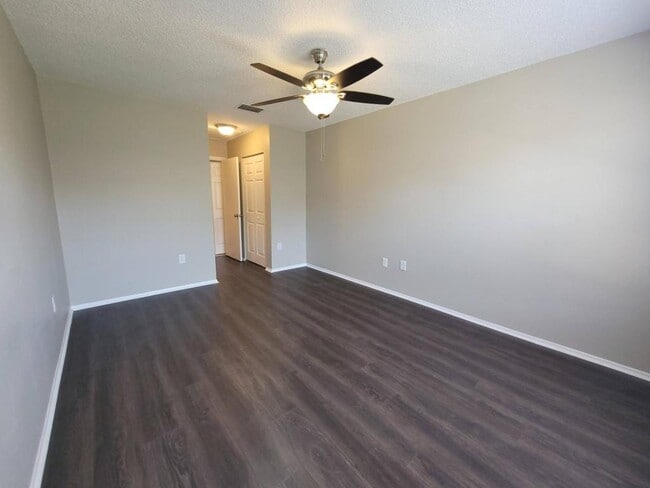 Building Photo - 2917 Wainwright Ct