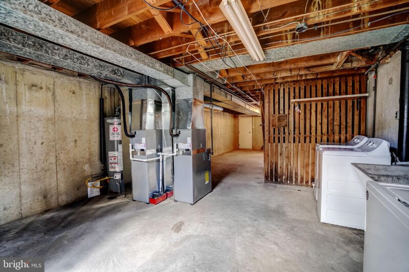 Building Photo - 8106 Ditman St