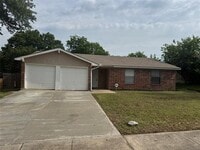 Building Photo - 6233 Sunnybrook Dr