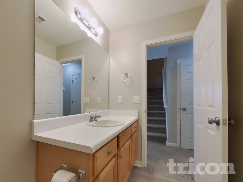 Building Photo - 1960 Lexington Ln