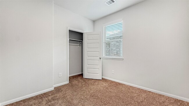 Building Photo - 3085 Arrow Wood Dr