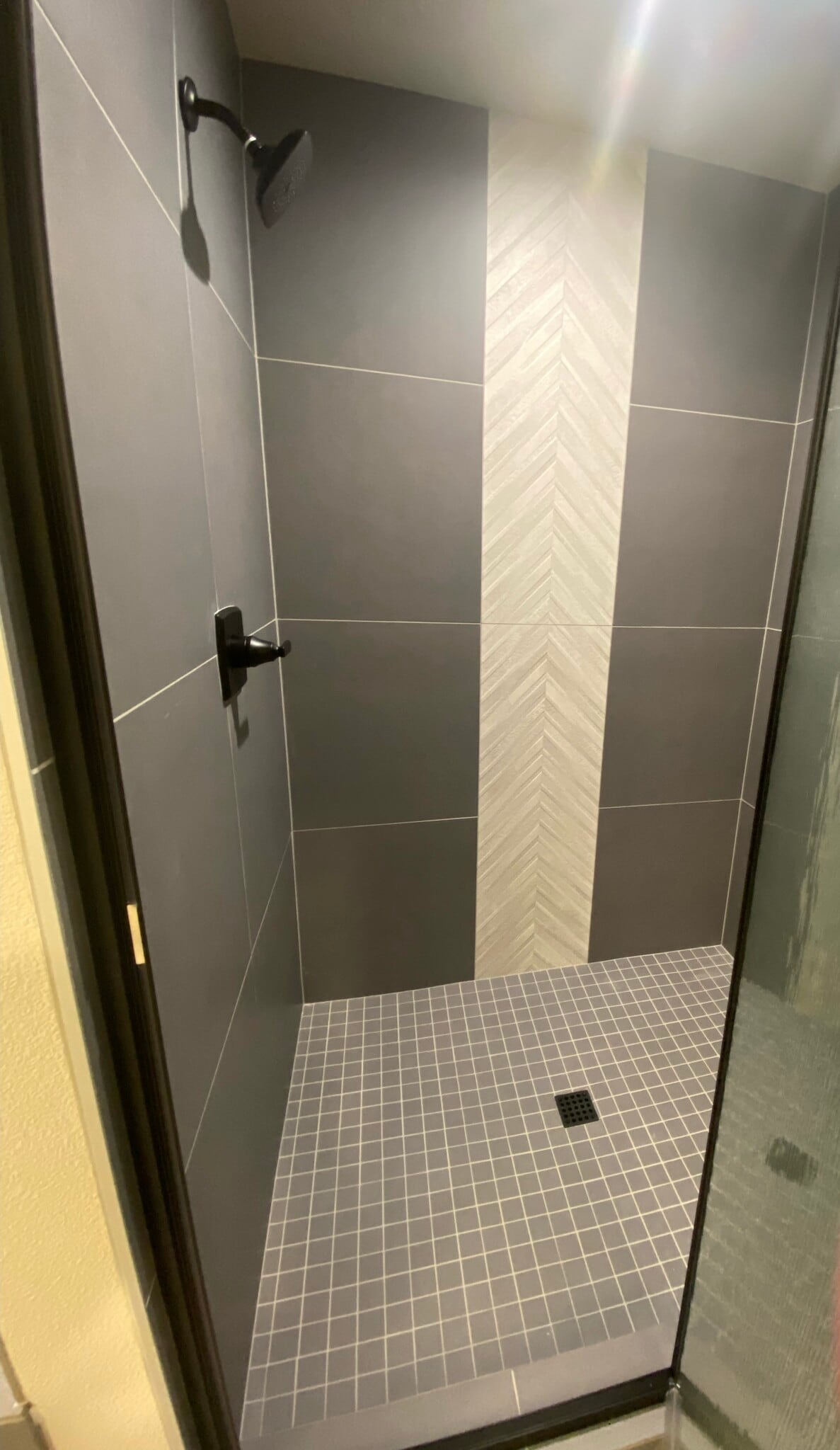 MASTER SHOWER - 17366 SE Hemrich Rd