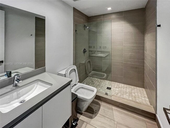 Building Photo - 16582 Botaniko Dr S