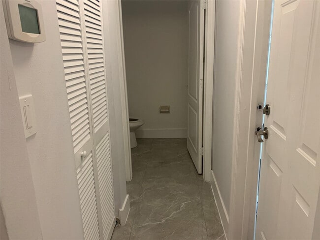 Building Photo - 256 Riverwalk Cir