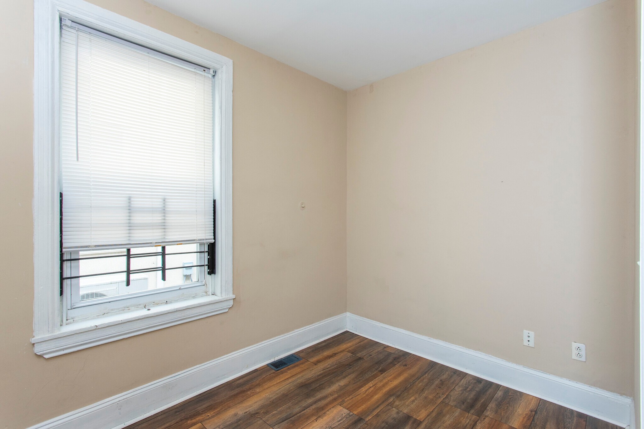 Building Photo - 1844 N Bouvier St