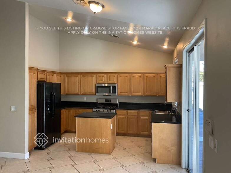 Building Photo - 6016 Golden Saddle St