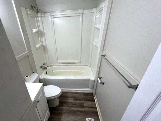 Building Photo - Ready to Rent!