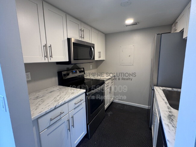 Building Photo - 2004 Granville Rd