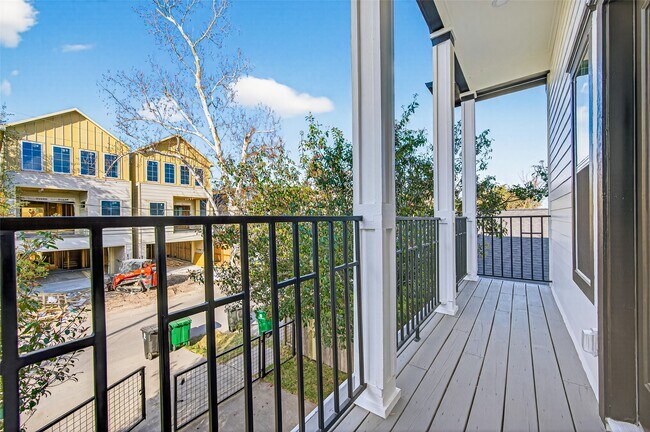 Building Photo - 1128 E 24th St