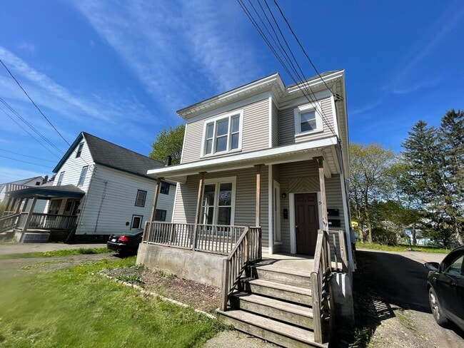 Primary Photo - 94 Pendleton St