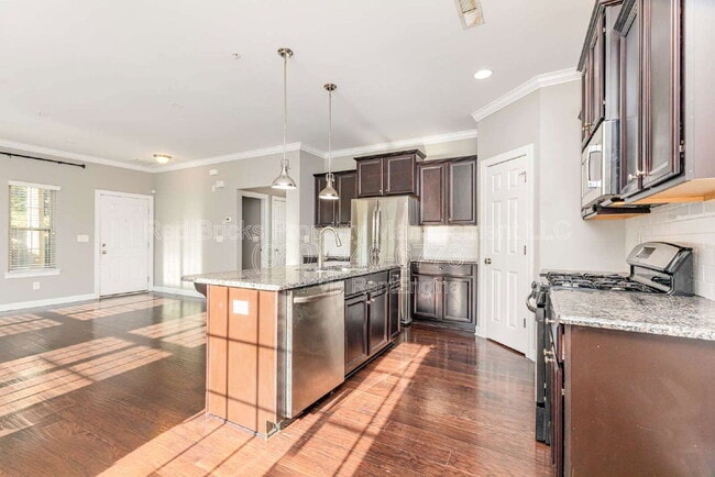 Building Photo - 15125 Jade St