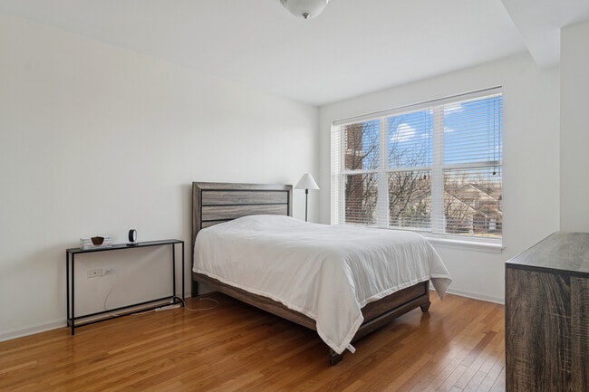 Building Photo - 77 N Quentin Rd