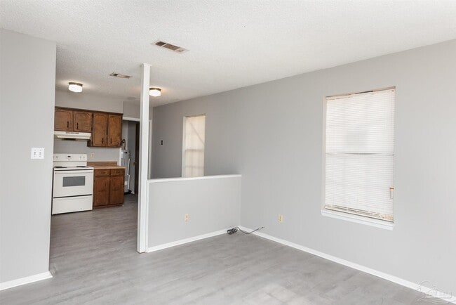 Building Photo - 5405 E Shore Dr