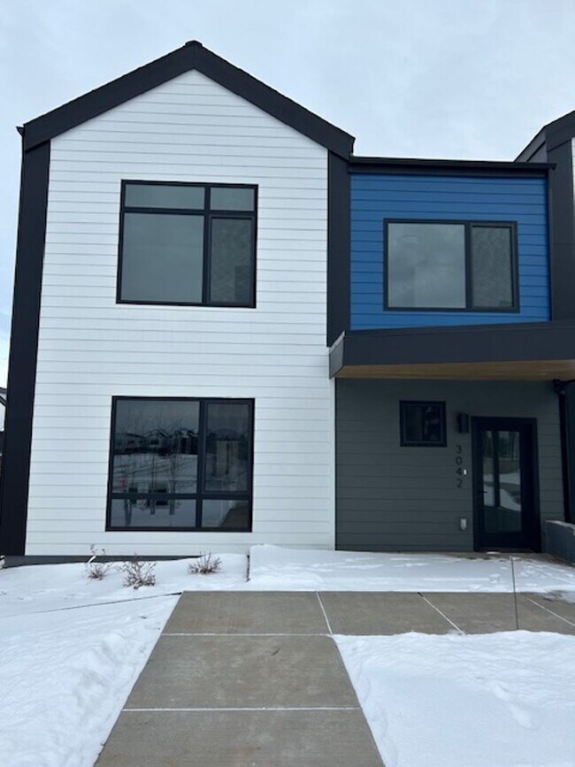 Building Photo - Modern Scandinavian Home with Abundant Nat...