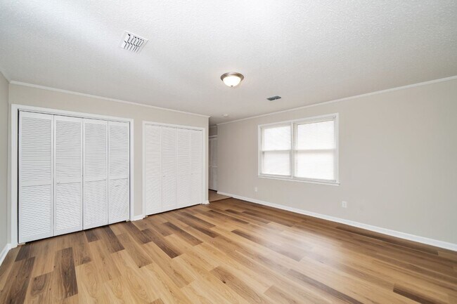 Building Photo - 1216 Beechdale Rd