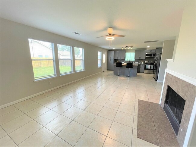 Building Photo - 15406 Bay Lodge Ln