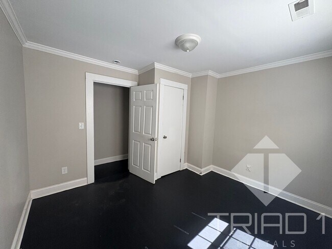 Building Photo - Freshly Renovated Homes in a Charming High...