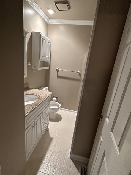 Bath attached -1 - 9120 Dominion Cir