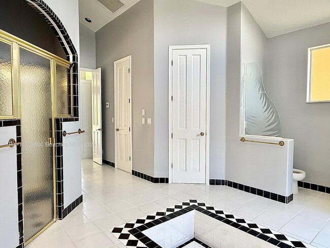 Building Photo - 400 Corsair Dr