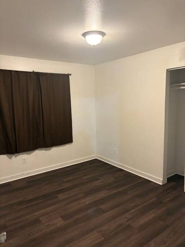 Building Photo - 608 Mark St