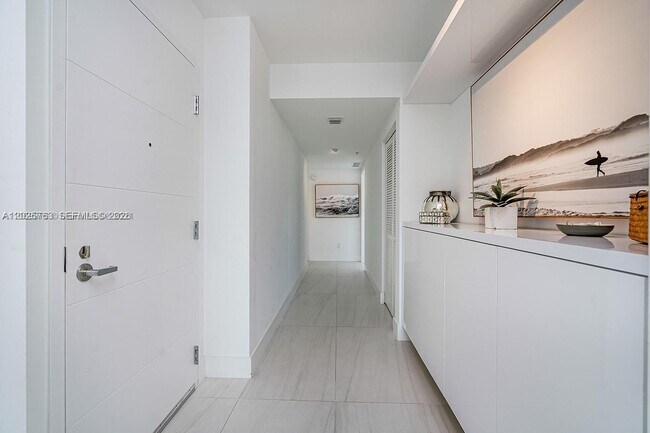 Building Photo - 400 Sunny Isles Blvd