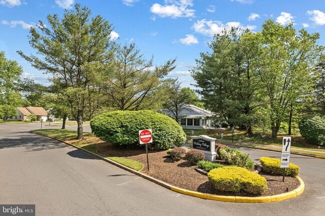 Building Photo - 4300 Dearborn Cir