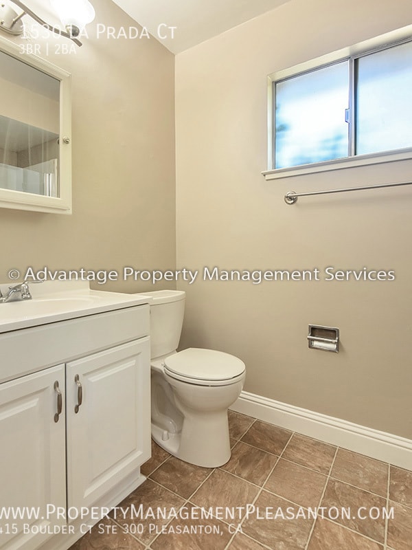 Building Photo - 1530 La Prada Ct