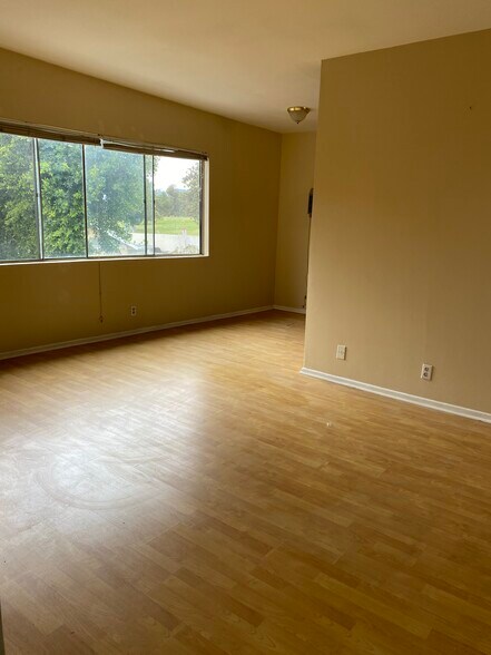 Building Photo - 3232 Estara Ave