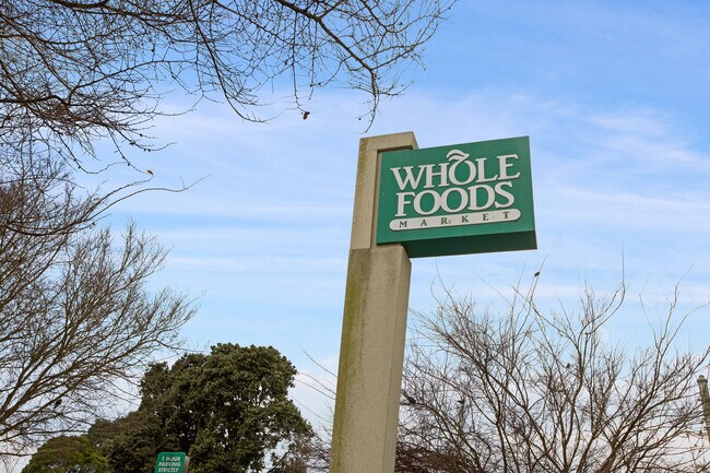 5 min walk - 1201 Willard St