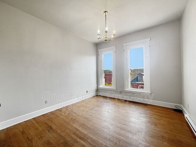 Building Photo - 307 N Vesper St